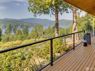 Custom Log Home with Panoramic Lake and Mountain Views