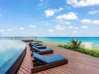 Beautifully Appointed Oceanfront Residence