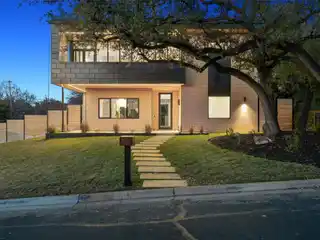 Modern Masterpiece in the Heart of Barton Hills