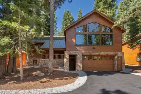 Alpine Elegance with Expansive Chalet Comfort