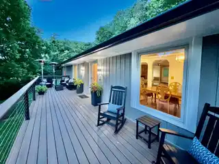 Stunning Mid-century Modern Retreat