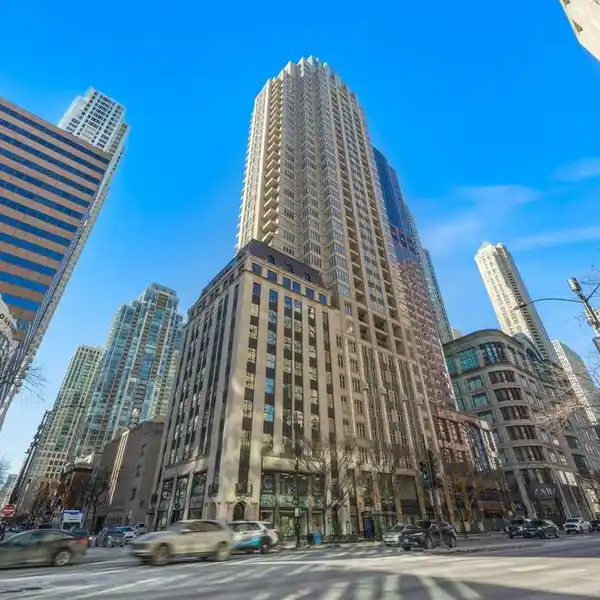 REFINED ELEGANCE WITH FIVE-STAR AMENITIES