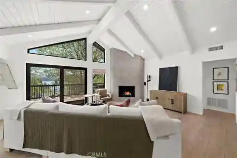 Modern Upgrades with Timeless Lodge-Style Charm