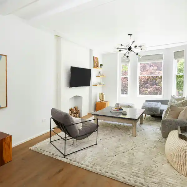 EXCEPTIONAL APARTMENT IN AN ICONIC BUILDING
