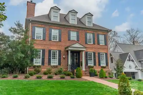 Fully Renovated Home Steps to Freedom Park
