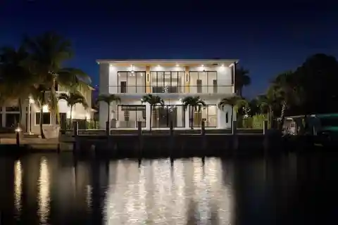 New Architectural Modern Deepwater Estate
