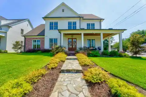 Luxury Home Steps from Collierville Town Square