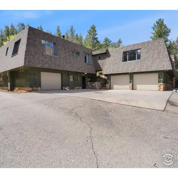 HISTORIC COLORADO ROCKY MOUNTAIN HOME