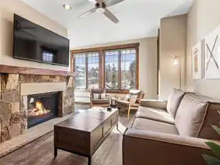 Luxury Mountain Living in Water House