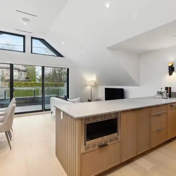 ELEGANCE AND STYLE IN THE HEIGHTS