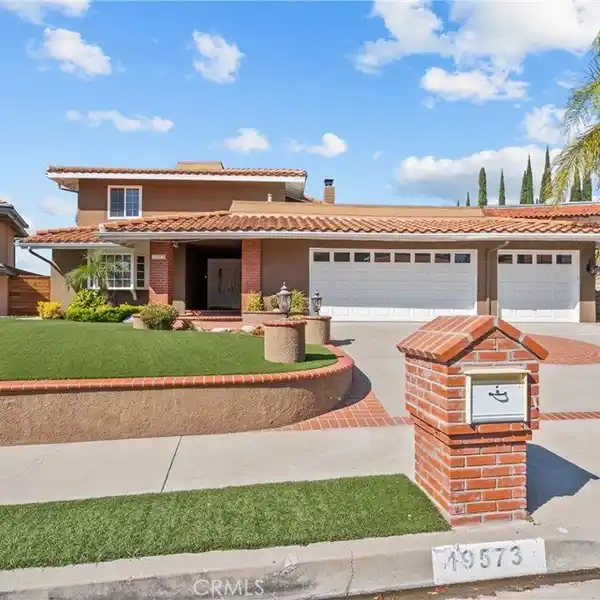 TURN-KEY PORTER VALLEY ESTATE HOME