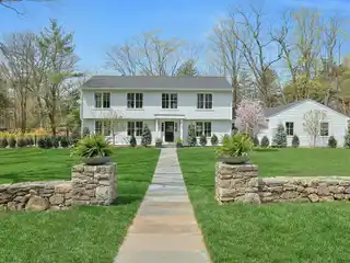 Elegant Colonial with Pool on Cul-de-sac