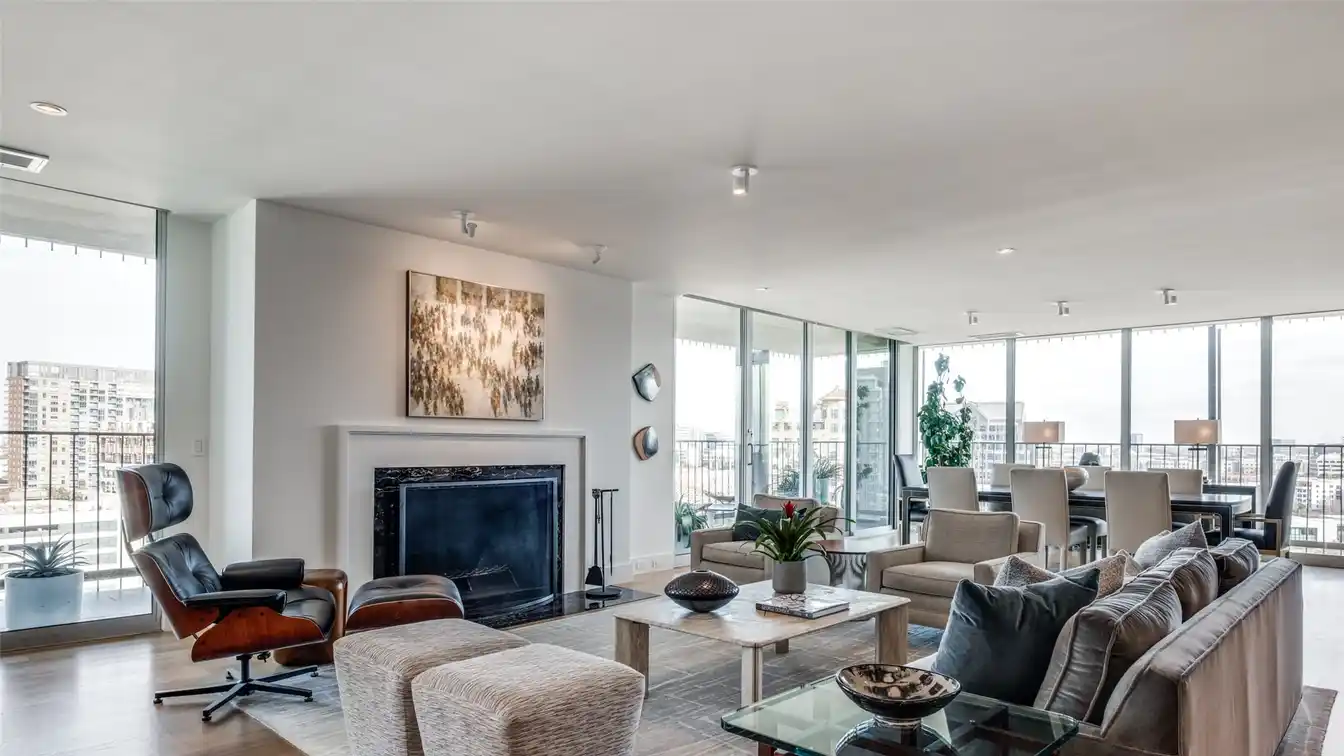 Renovated Corner Penthouse Unit in Park Towers