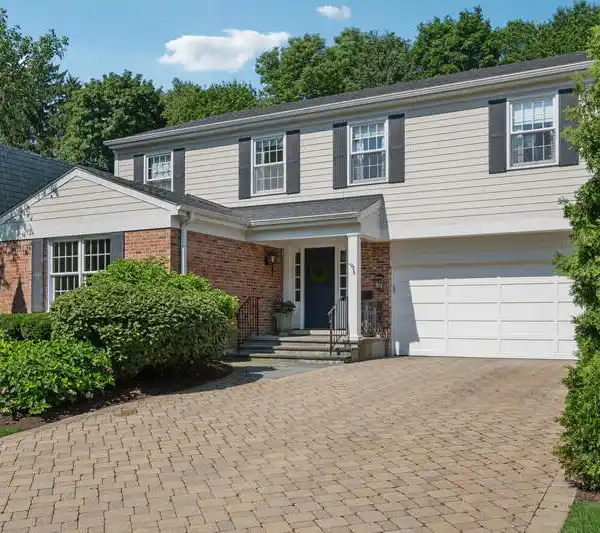 BEAUTIFUL HOME THAT HAS IT ALL