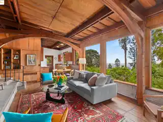 Arillaga - Vintage Charm with Architectural Provenance