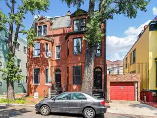 Logan Circle Grande Dame