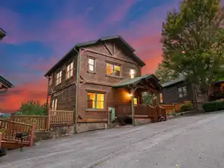 Stunning Multi-level Cabin