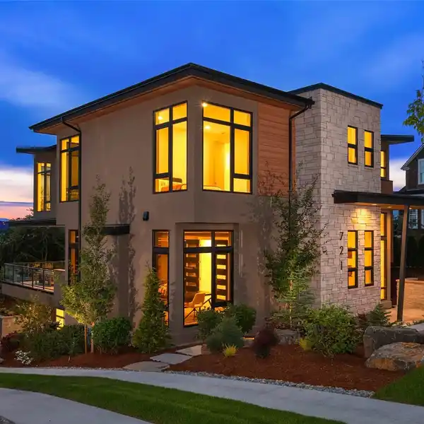 UNPARALLELED LUXURY DOWNTOWN LIVING