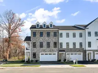 Last End Unit Luxury Townhouse