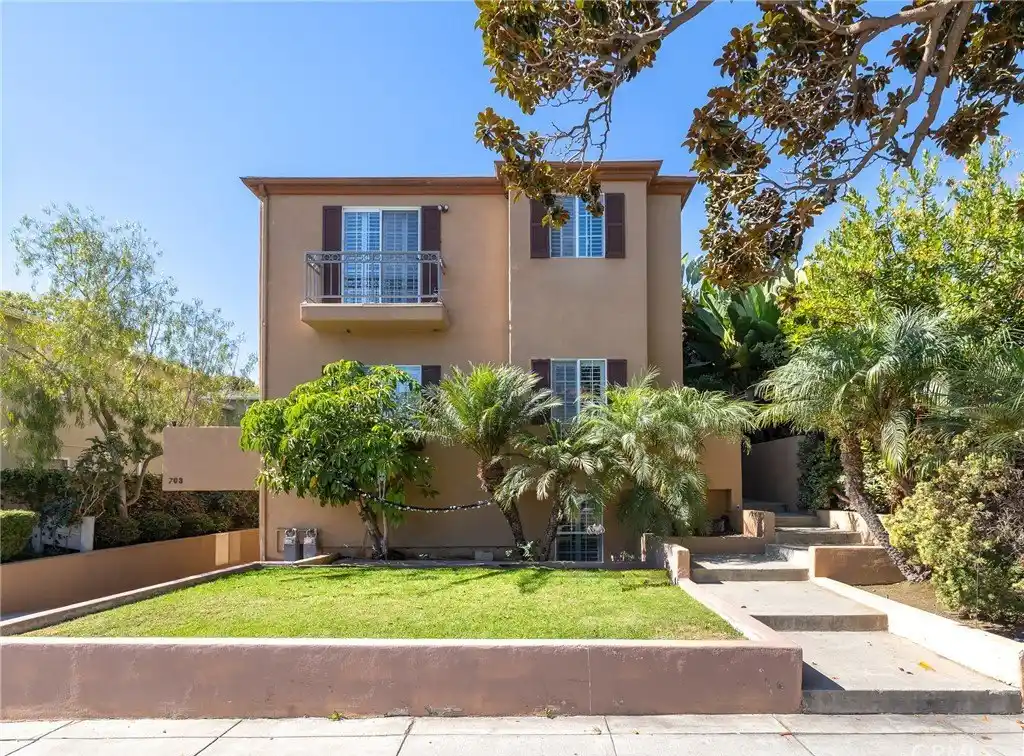 Awesome Townhome in a Quaint Four-unit Complex