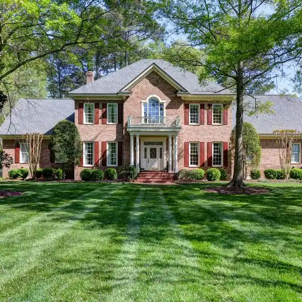 STATELY AND SUMPTUOUS RETREAT
