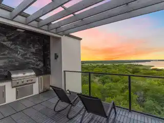 Modern Townhome with Rooftop Patio