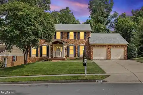 Classic Family Colonial in Sought-After Somerset South