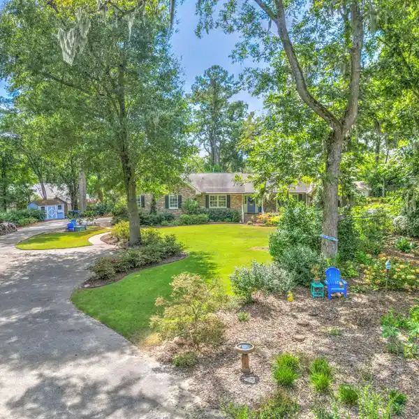 BEAUTIFULLY RENOVATED HOME IN THE HEART OF HISTORIC SUMMERVILLE