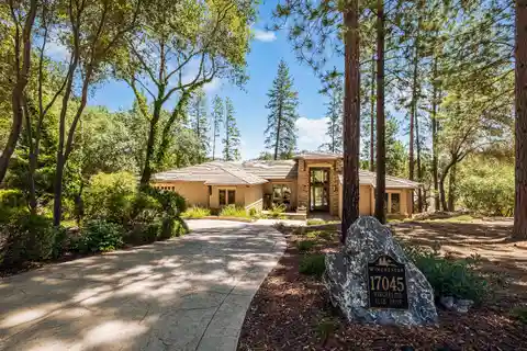 Custom Stunner on over an Acre