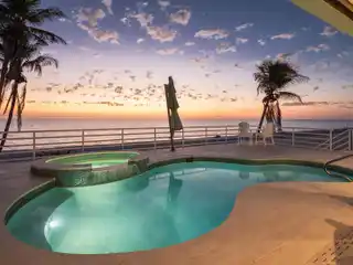 Remodeled Coastal Contemporary Beachfront Cottage