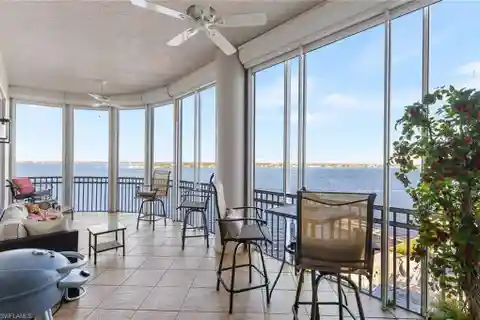 Fully Furnished Penthouse with River and Downtown Views