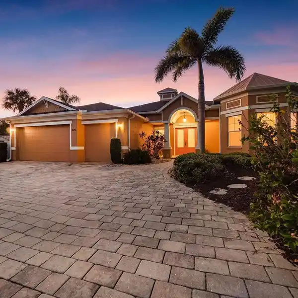 CANAL-FRONT SERENITY WITH COASTAL SOPHISTICATION