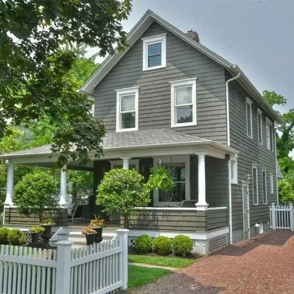 BEAUTIFULLY MAINTAINED HOME IN THE HISTORIC DISTRICT