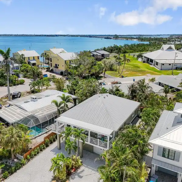 ELEVATED ISLAND HOME WITH BAY VIEWS