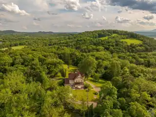 Magnificent Estate in Picturesque Hudson