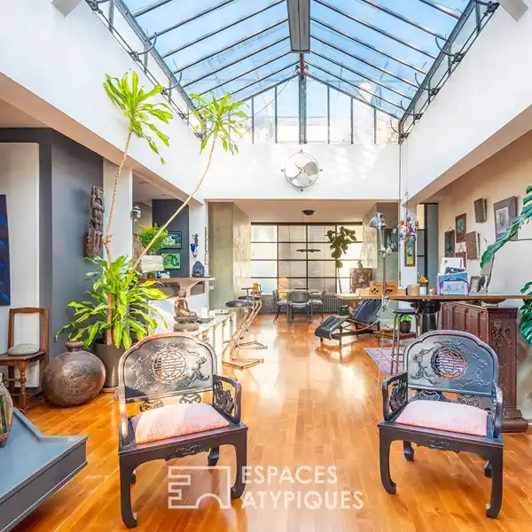 SUN-DRENCHED LOFT WITH PRIVATE ROOFTOP TERRACE