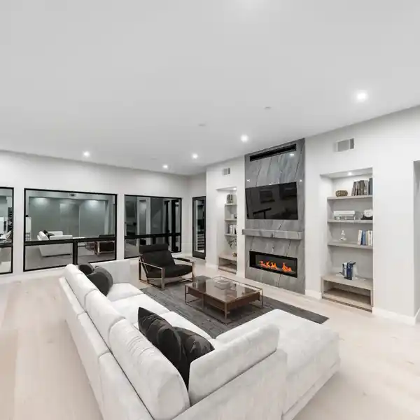 PENTHOUSE VILLA OVERLOOKING PASEO