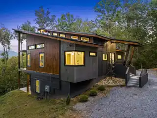 Modern Mountain Luxury Home with Long-Range Views