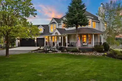 Exquisite Estate with a Breathtaking Panorama