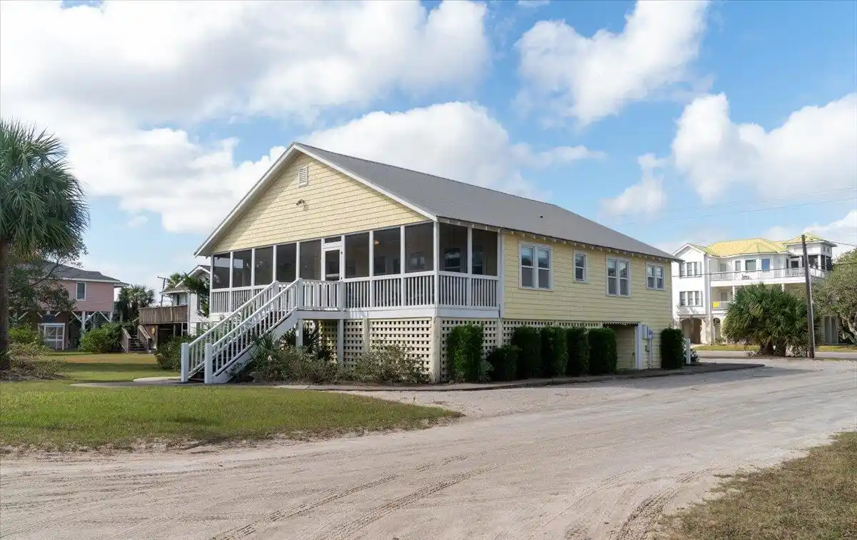 Charming Classic Edisto Beach Cottage