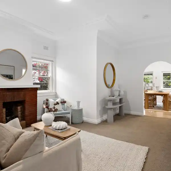 CHARMING HOME PROMISES IDYLLIC BEACHSIDE LIFESTYLE WITH STUNNING COASTAL WALKS