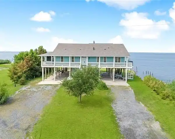 LOVELY WATERFRONT HOME