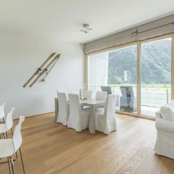 MODERN, GENEROUSLY SIZED HOLIDAY FLAT WITH MOUNTAIN VIEWS IN SAMEDAN