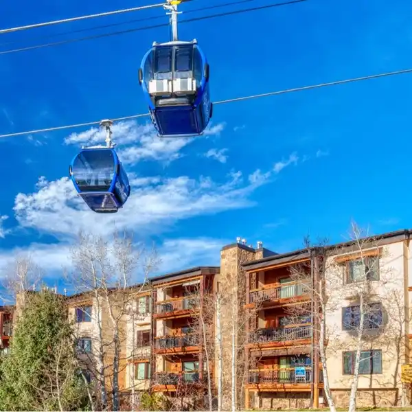SCANDINAVIAN CHARM MEETS SLOPESIDE LUXURY