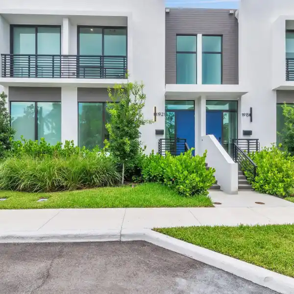 NEW CONTEMPORARY TOWNHOME AT PARK CENTRAL