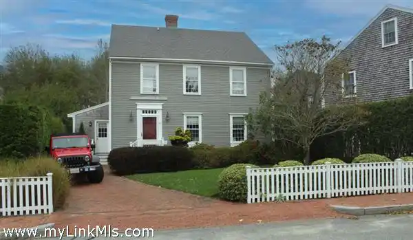 DELIGHTFUL HOME IN SOUGHT-AFTER NAUSHOP