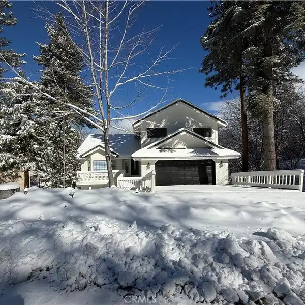 RENOVATED LUXURY CABIN IN THE ENCHANTED FORREST