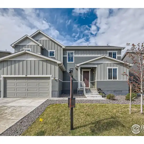 LUXURY LIVING MEETS PANORAMIC MOUNTAIN VIEWS