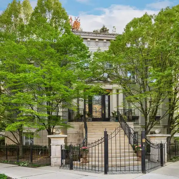 ULTRA-NOTABLE SINGLE-FAMILY CHICAGO HOME
