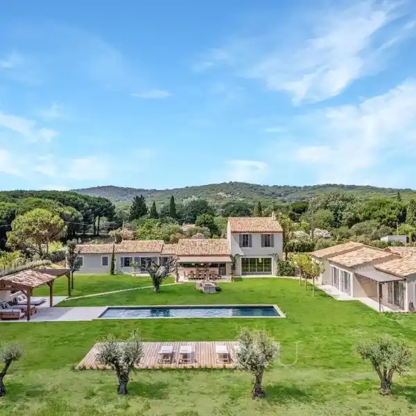 RECENTLY RENOVATED SERENE COMPOUND